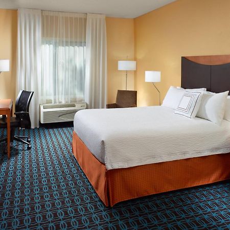 Fairfield Inn & Suites קלארקסוויל מראה חיצוני תמונה