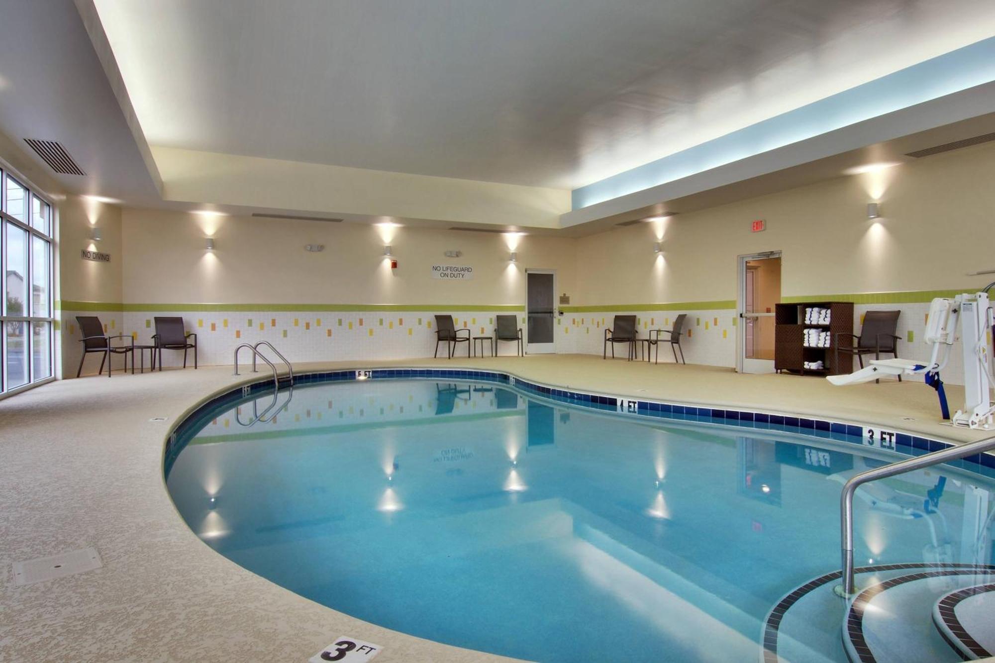 Fairfield Inn & Suites קלארקסוויל מראה חיצוני תמונה